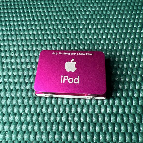 Apple iPod Shuffle A1204 Pink 2nd Generation 1GB-Charging Dock - Picture 5 of 9